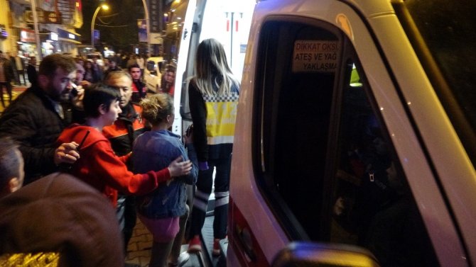 Rehin Aldığı Kız Arkadaşlarını Darp Etti