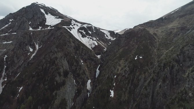 Kayıp Gazetecinin Uçurumdan Yuvarlandığı Bölge Havadan Görüntülendi