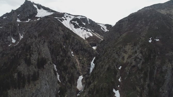 Kayıp Gazetecinin Uçurumdan Yuvarlandığı Bölge Havadan Görüntülendi