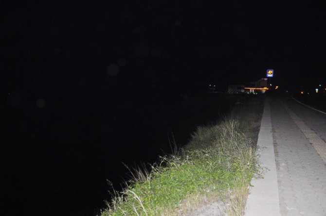 Kayalıklarda Otururken Uçuruma Düştü