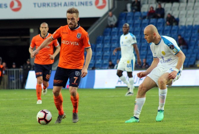 Spor Toto Süper Lig: Medipol Başakşehir: 0 - Ankaragücü: 1 (İlk Yarı)
