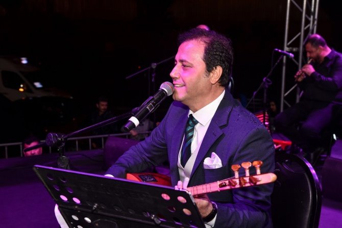 Yağmur Altında Türkü Gecesi