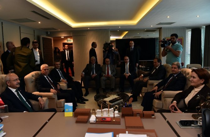 Chp Genel Başkanı Kılıçdaroğlu, Akşener’i Ziyaret Etti