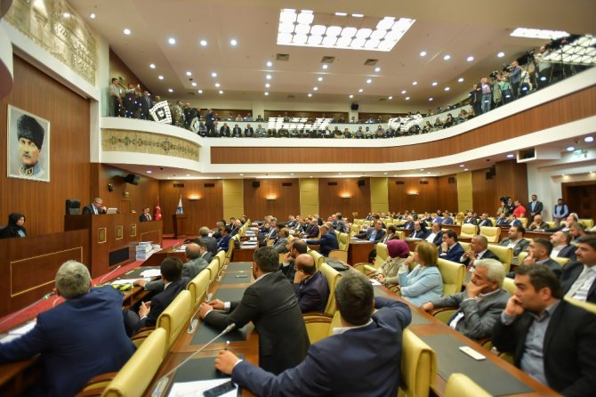 Mansur Yavaş: “Hukuki Olmayan, Anayasaya Aykırı Önergeleri Reddedeceğim”
