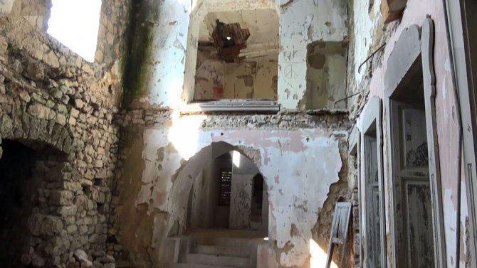 Dışı Kale İçi Harabe