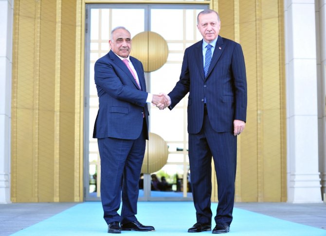 Irak Başbakanı Abdulmehdi’yi Resmi Tören İle Karşılandı