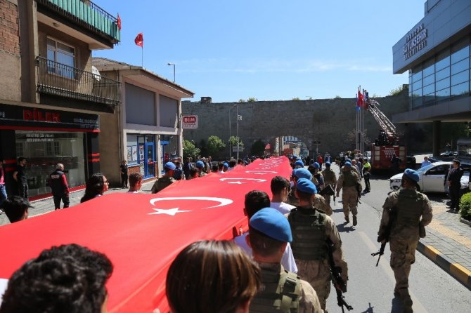 Trabzon’daki Gençlik Yürüyüşü’nden Renkli Kareler