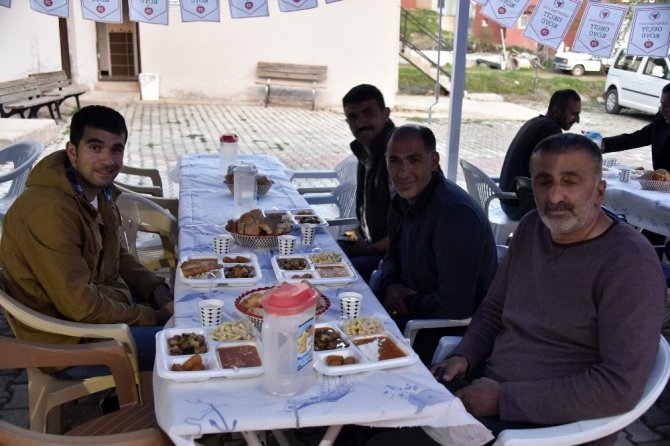 Ramazan’da Doğu Anadolu’dan Karadeniz’e İftar Yapmadan Aç Gitmek Yok