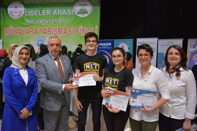 Trabzon’da Liseler Arası Münazara Finali