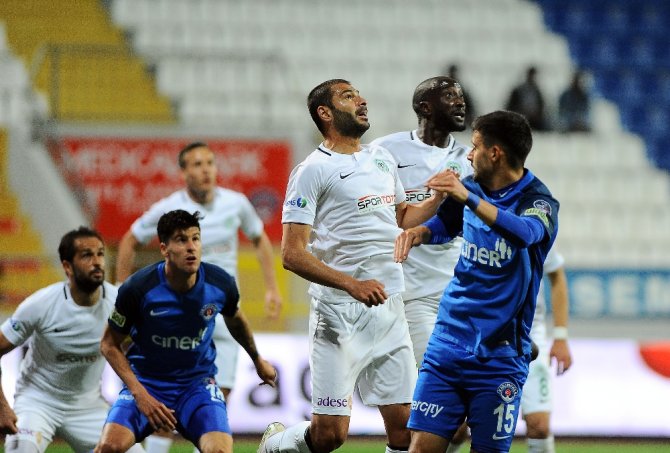 İlk Yarı Konyaspor’un Üstünlüğüyle Bitti