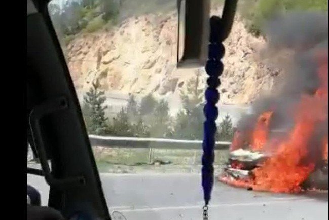 Zigana’da Korkutan Araç Yangını