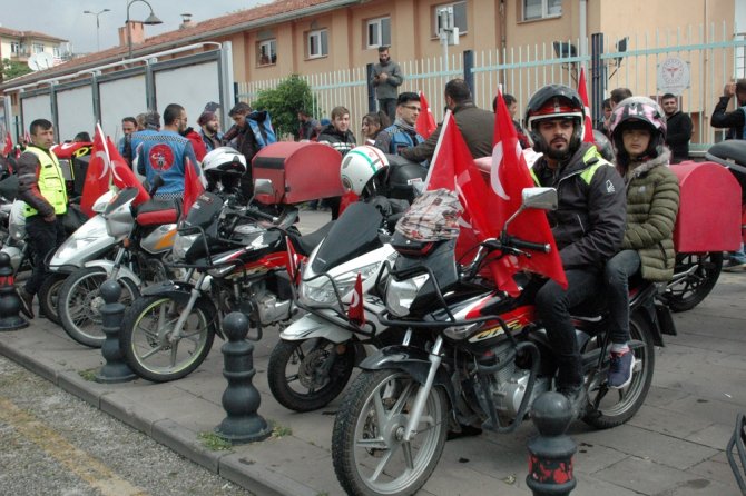 Motosikletli Kuryelerden 19 Mayıs Korteji