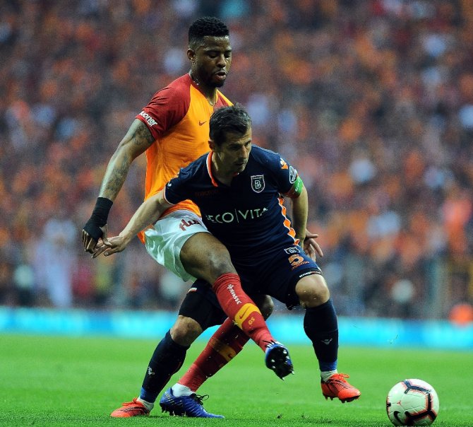Spor Toto Süper Lig: Galatasaray: 0 - M.başakşehir: 1 (İlk Yarı)