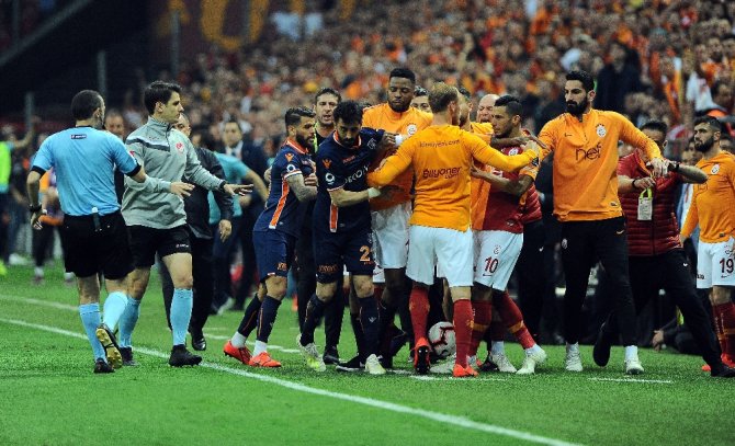Spor Toto Süper Lig: Galatasaray: 2 - M.başakşehir: 1 (Maç Sonucu)