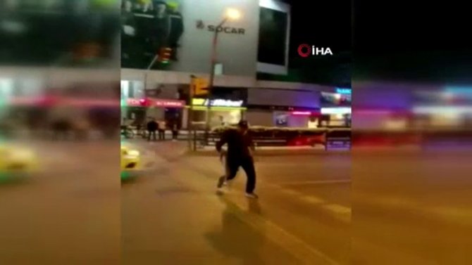 Kutlama Yapan Galatasaray Taraftarına Şişeli, Kemerli Saldırı