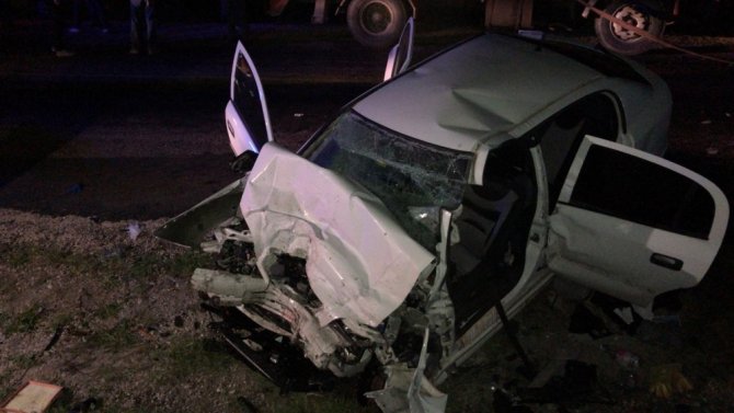 Tokat’ta Polislerin Olduğu Araç Tırla Çarpıştı: 2 Ölü, 2 Yaralı