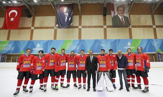 Bakan Kasapoğlu: "Spor Her Sorunu Çözen Bir Araç"