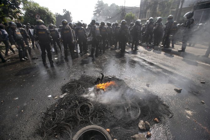 Seçim Protestolarında Arbede: 6 Ölü, 200 Yaralı, 69 Gözaltı