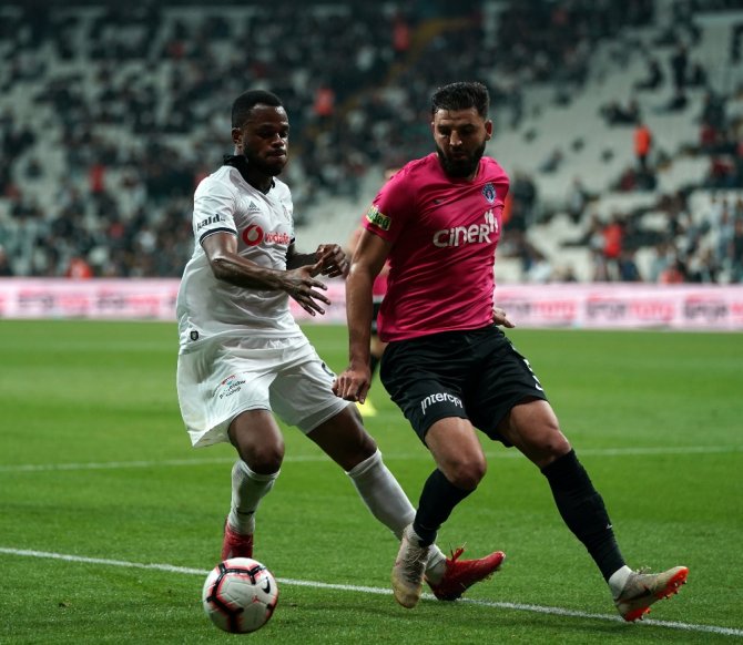 İlk Yarı Beşiktaş’ın Üstünlüğüyle Bitti