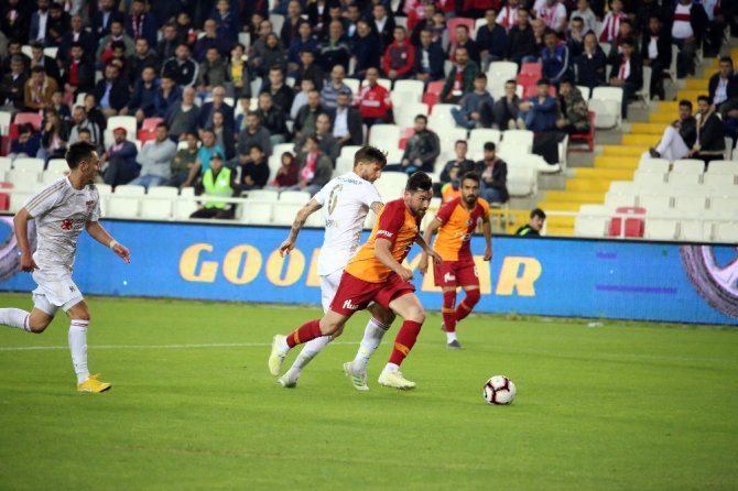 Şampiyon Galatasaray Sezonu Mağlubiyetle Tamamladı