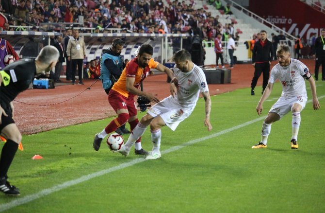 Şampiyon Galatasaray Sezonu Mağlubiyetle Tamamladı