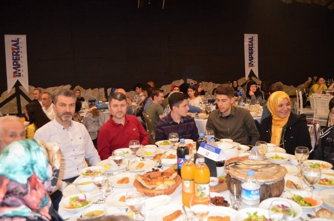 Özel İmperial Hastanesi Çalışanları 12. Geleneksel İftar Yemeğinde Bir Araya Geldi