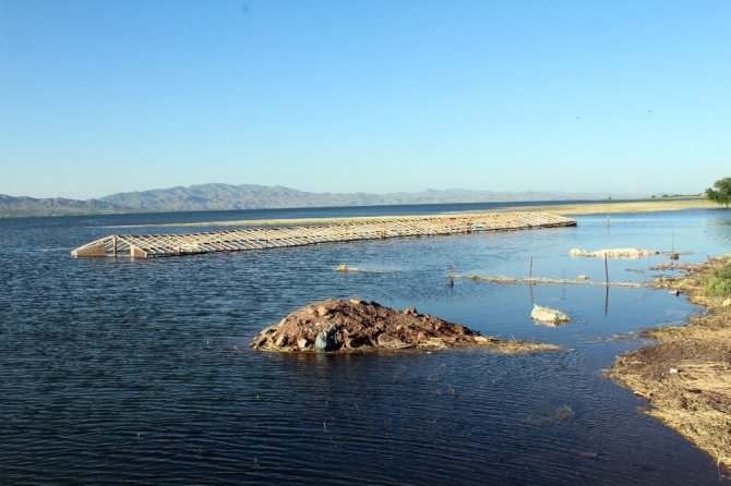 Baraj Havzası Doldu, İstimlak Alanındaki Ağıl Ve Tarlalar Suya Gömüldü