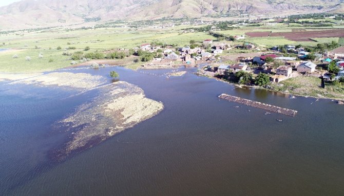 Baraj Havzası Doldu, İstimlak Alanındaki Ağıl Ve Tarlalar Suya Gömüldü