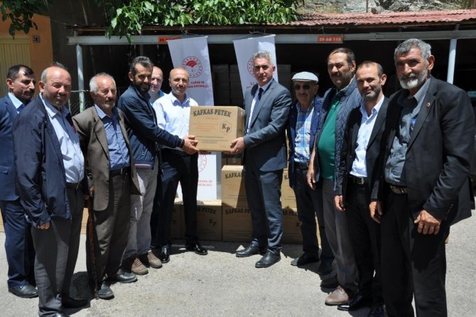 Gümüşhane’de Organik Arıcılığa Petek Desteği