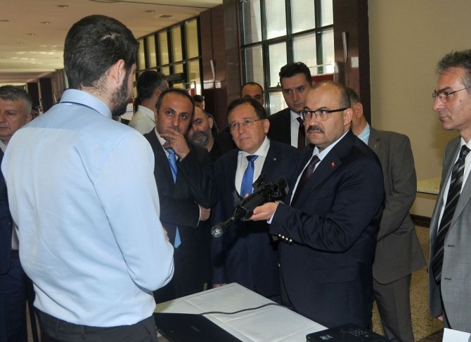 Genç Mühendisler Projelerini Sergiledi