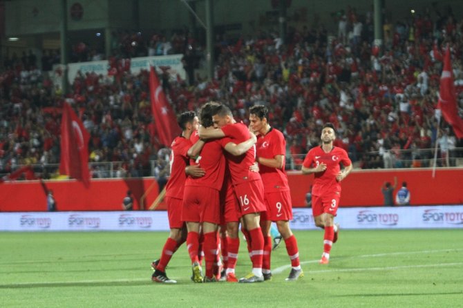 Hazırlık Maçı: Türkiye: 1 - Özbekistan: 0 (İlk Yarı)
