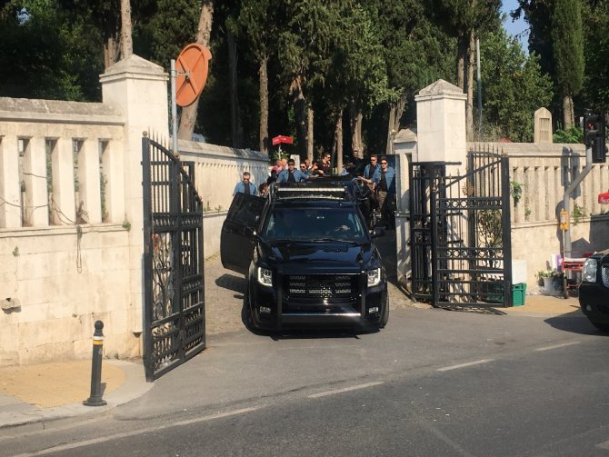 Cumhurbaşkanı Erdoğan Anne Ve Babasının Mezarını Ziyaret Etti