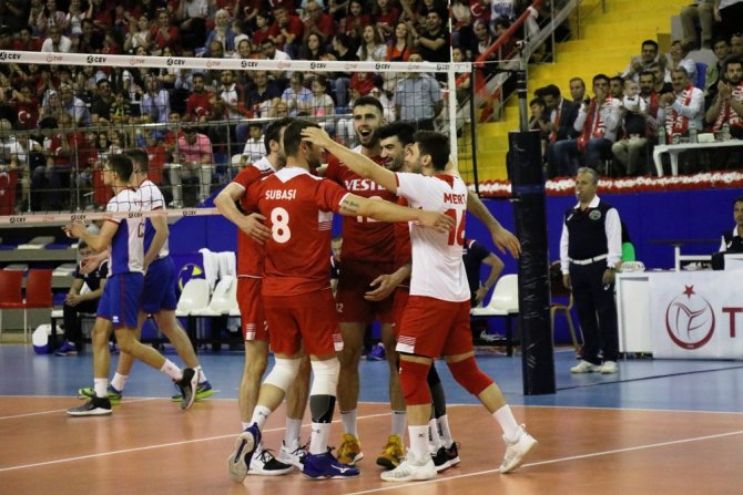 Milliler, Malatya’da Slovakya’yı 3-0 Geçti