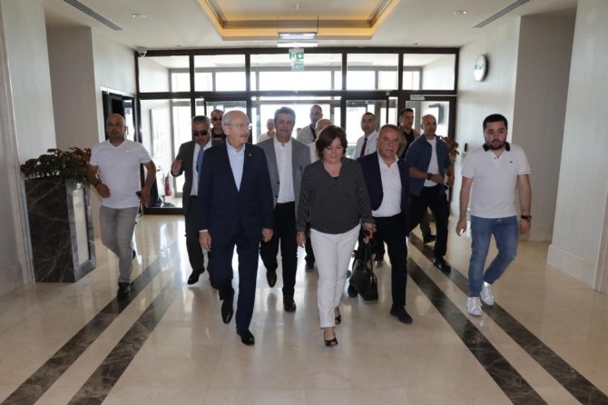 Kılıçdaroğlu’ndan Deniz Baykal’a Ziyaret