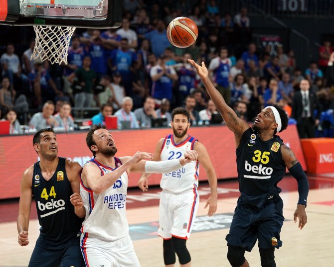 Tahincioğlu Basketbol Süper Ligi: Anadolu Efes: 56 - Fenerbahçe Beko: 73