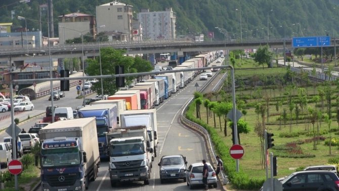Bayramda Sarp Sınır Kapısını 231 Bin 139 Kişi Kullandı