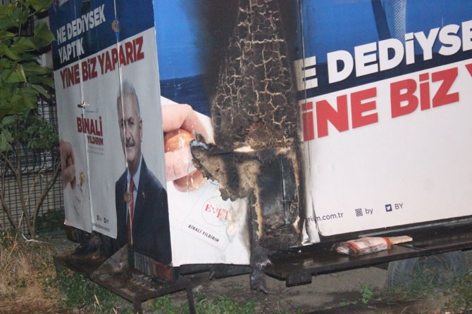 Beşiktaş’ta Ak Parti Seçim Aracında Yangın Çıktı