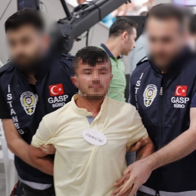 Canlı Yayında Gözaltıyı 2 Milyon İzledi