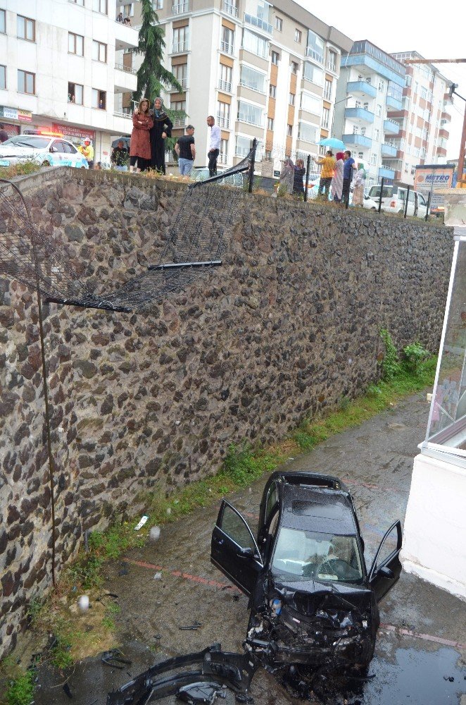Trabzon’da Yağmur Trafik Kazalarını Beraberinde Getirdi