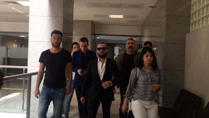 Şarkıcı Berkay İle Arda Turan Davasına Devam Edildi