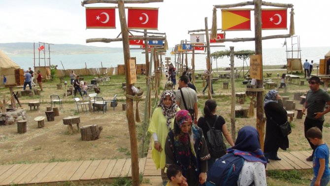 Kırgız Türkleri Kültürlerini Yaşatmaya Çalışıyor
