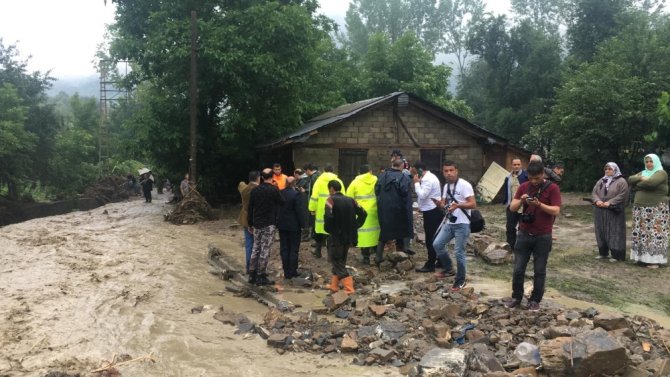 Bartın’da Sel Felaketi: 2 Kişi Kayıp