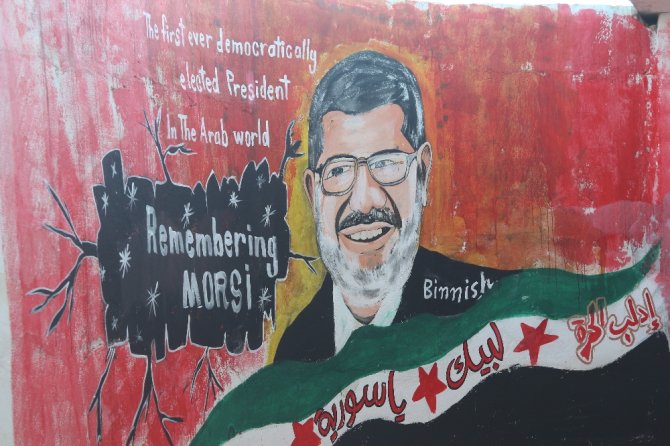 İdlibli Ressam Mursi’nin Resmini Duvara Çizdi