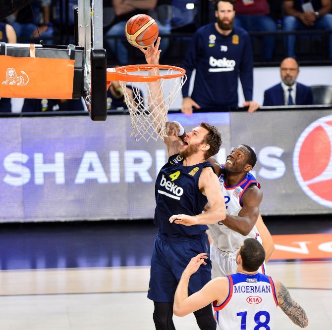 Şampiyon Anadolu Efes