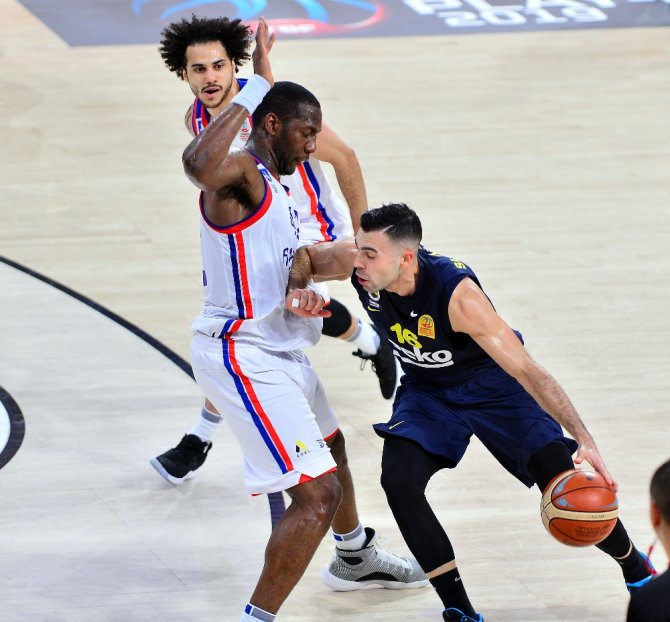 Şampiyon Anadolu Efes