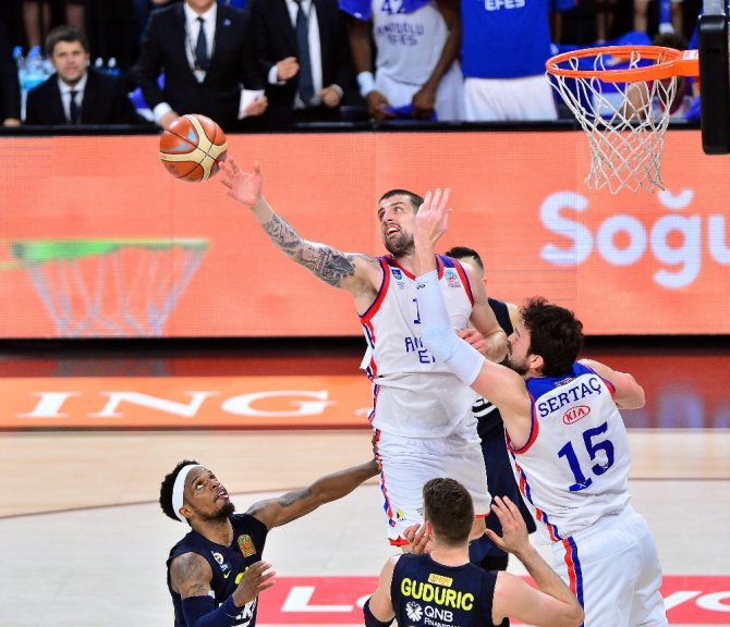 Anadolu Efes Ligde 14. Kez Şampiyon Oldu