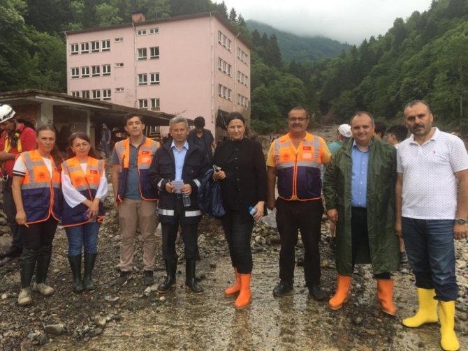 Trabzon’un Araklı İlçesindeki Selin Ardından Afet Bölgesinde Çalışmalar Sürüyor