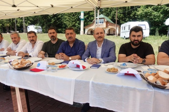 Türk Eğitim Sen Genel Başkanı Talip Geylan Artvin’de