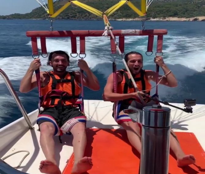 Trabzonsporlu Yusuf Yazıcı Tatilin Tadını Çıkartıyor