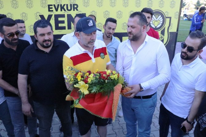 E.yeni Malatyaspor’un Kampa Hazırlığı Sürüyor